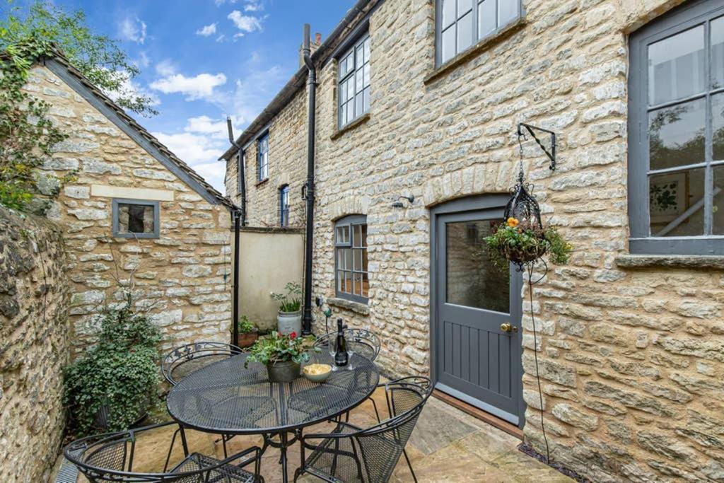 Oxfordshire Living - The Bowler Hat Cottage - Woodstock Exterior foto