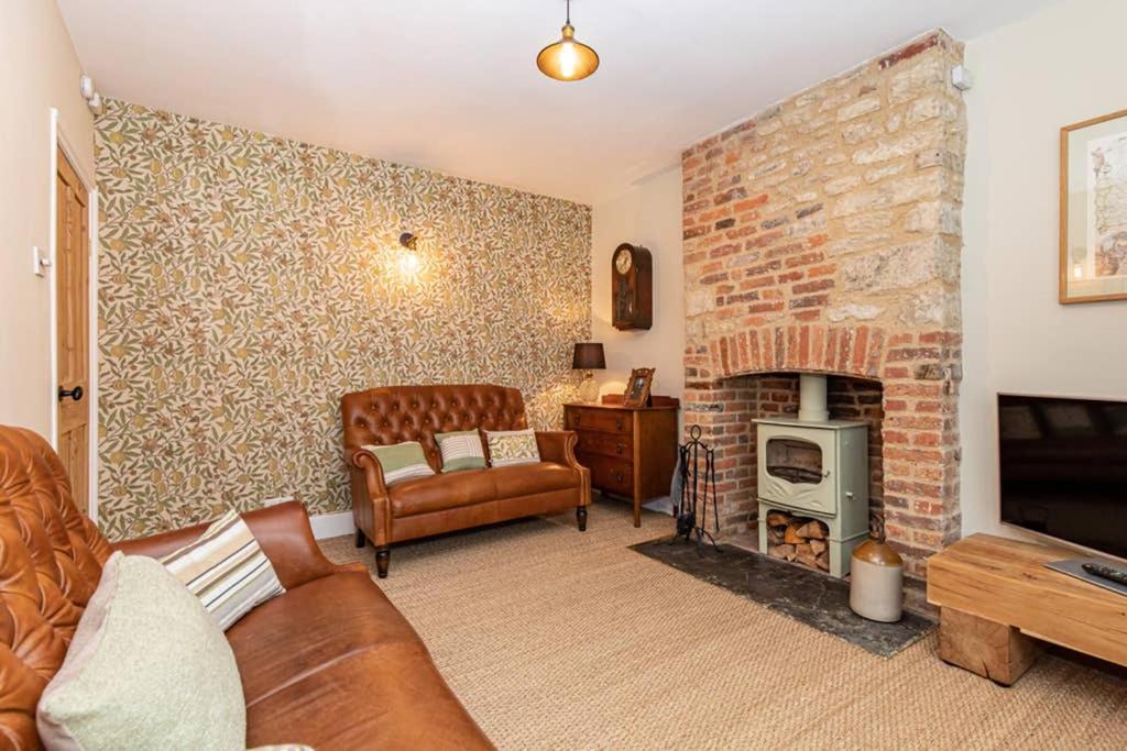 Oxfordshire Living - The Bowler Hat Cottage - Woodstock Exterior foto